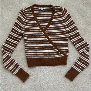 American Eagle Outfitters Brown and White V-Neck Sweater - Size S
